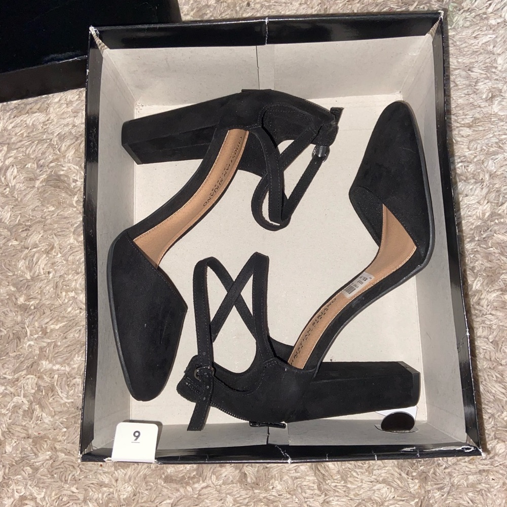 BRAND NEW CHRISTIAN SIRIANO HEELS - Picture 2 of 5